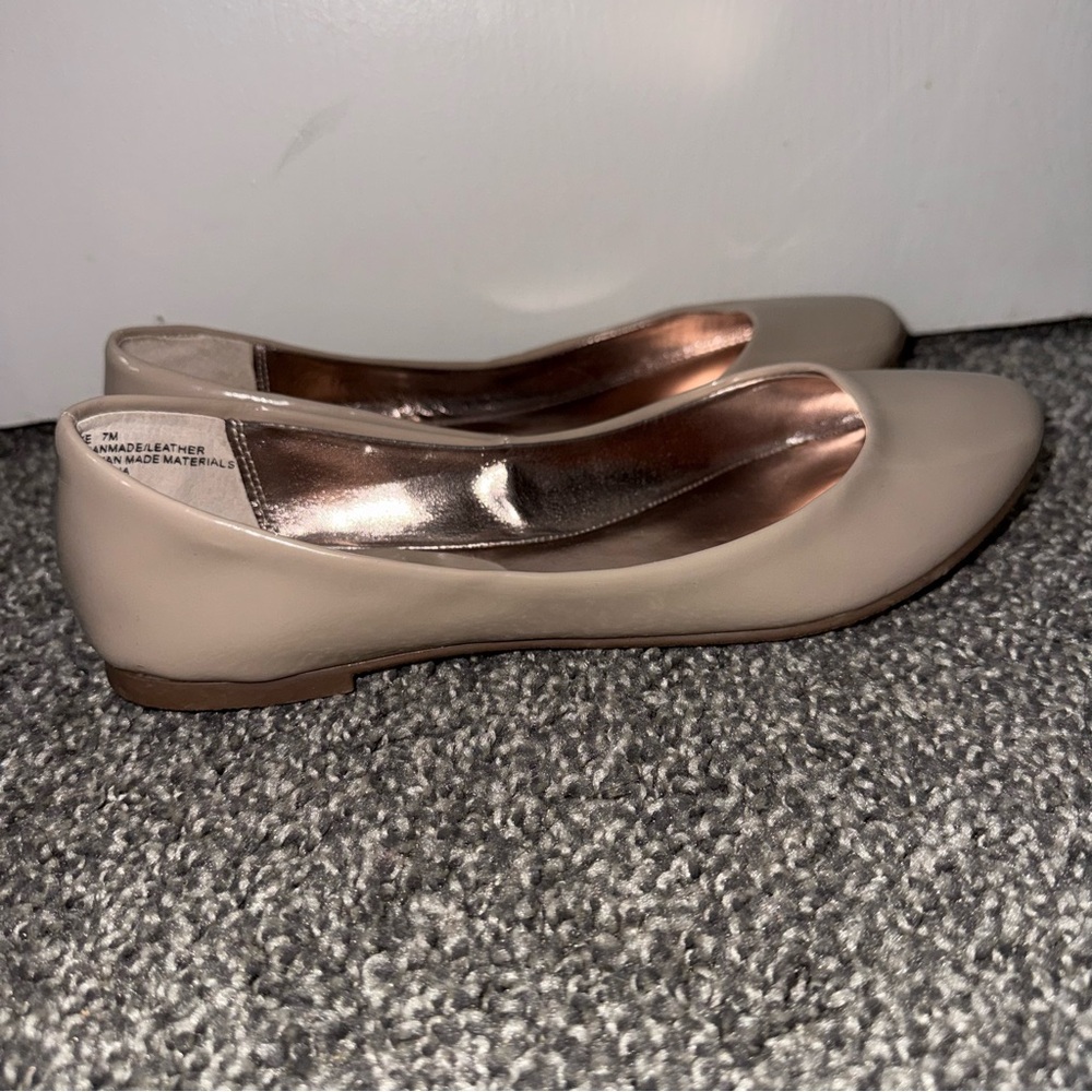 Steve Madden Amoree Ballet Flats Nude Patent Leather Women’s Size 7M Slip On - Picture 7 of 12